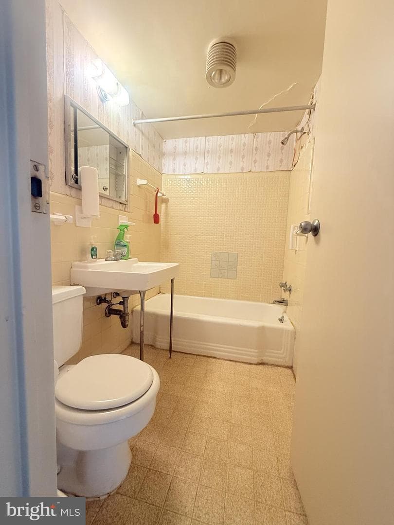 10201 Grosvenor Place #1117 photo 5