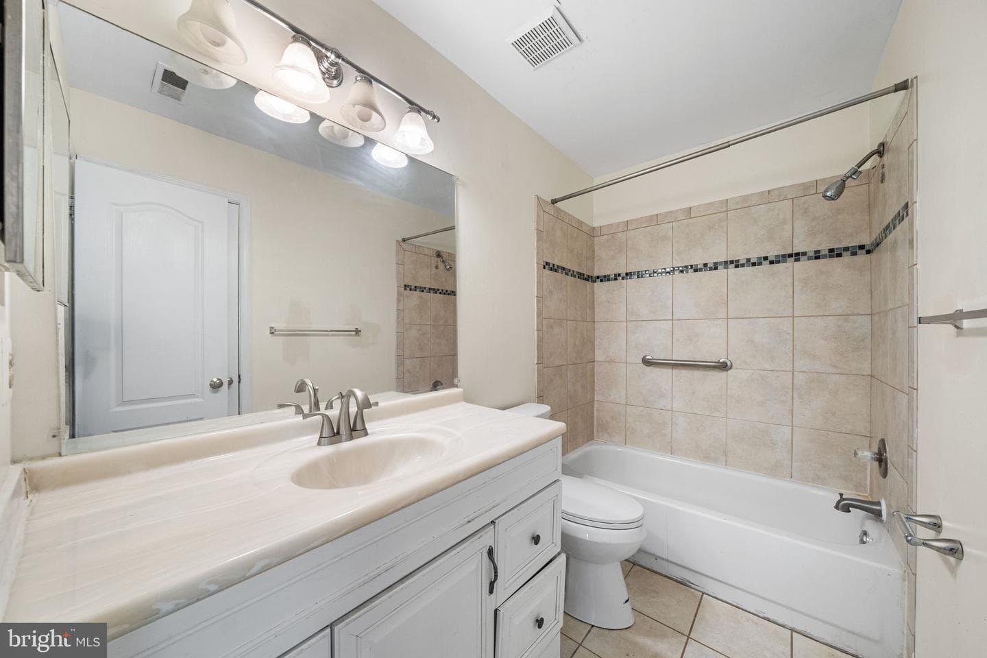 7761 Heritage Farm Drive photo 16