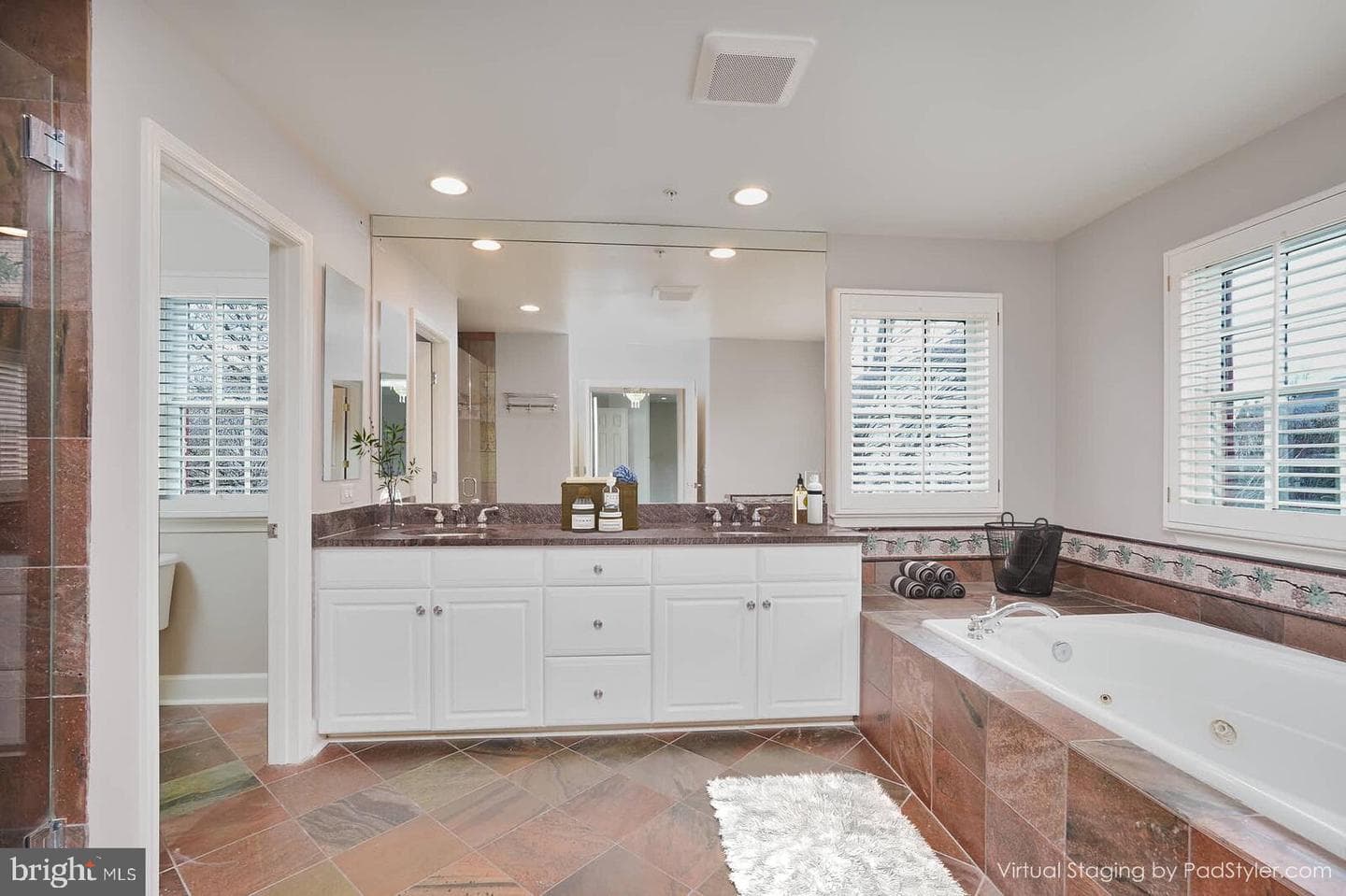 300 Lisa Oaks Way photo 15