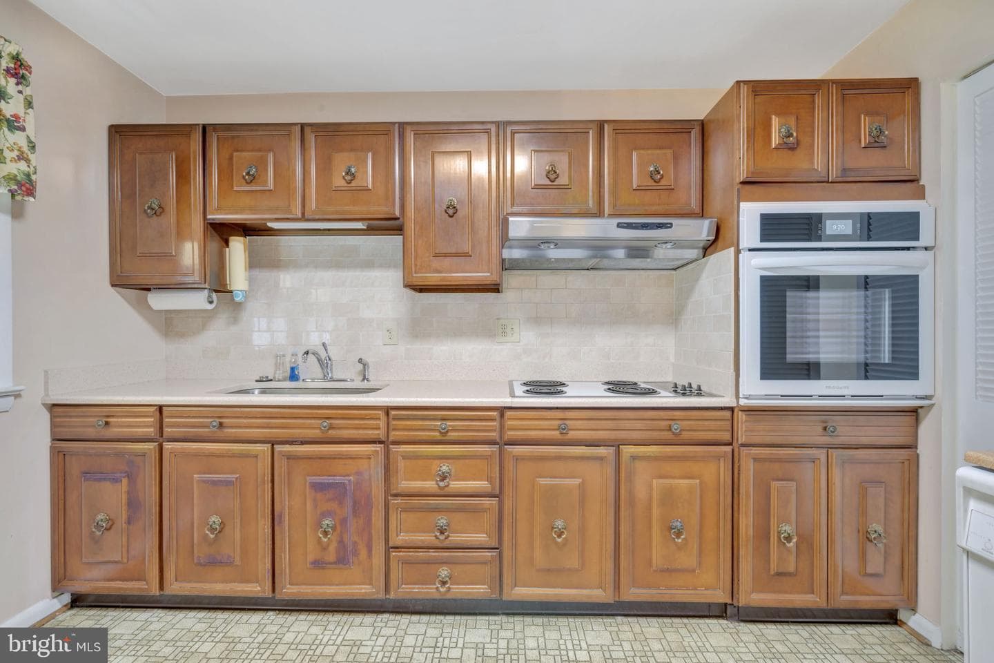 11319 Woodson Avenue photo 4