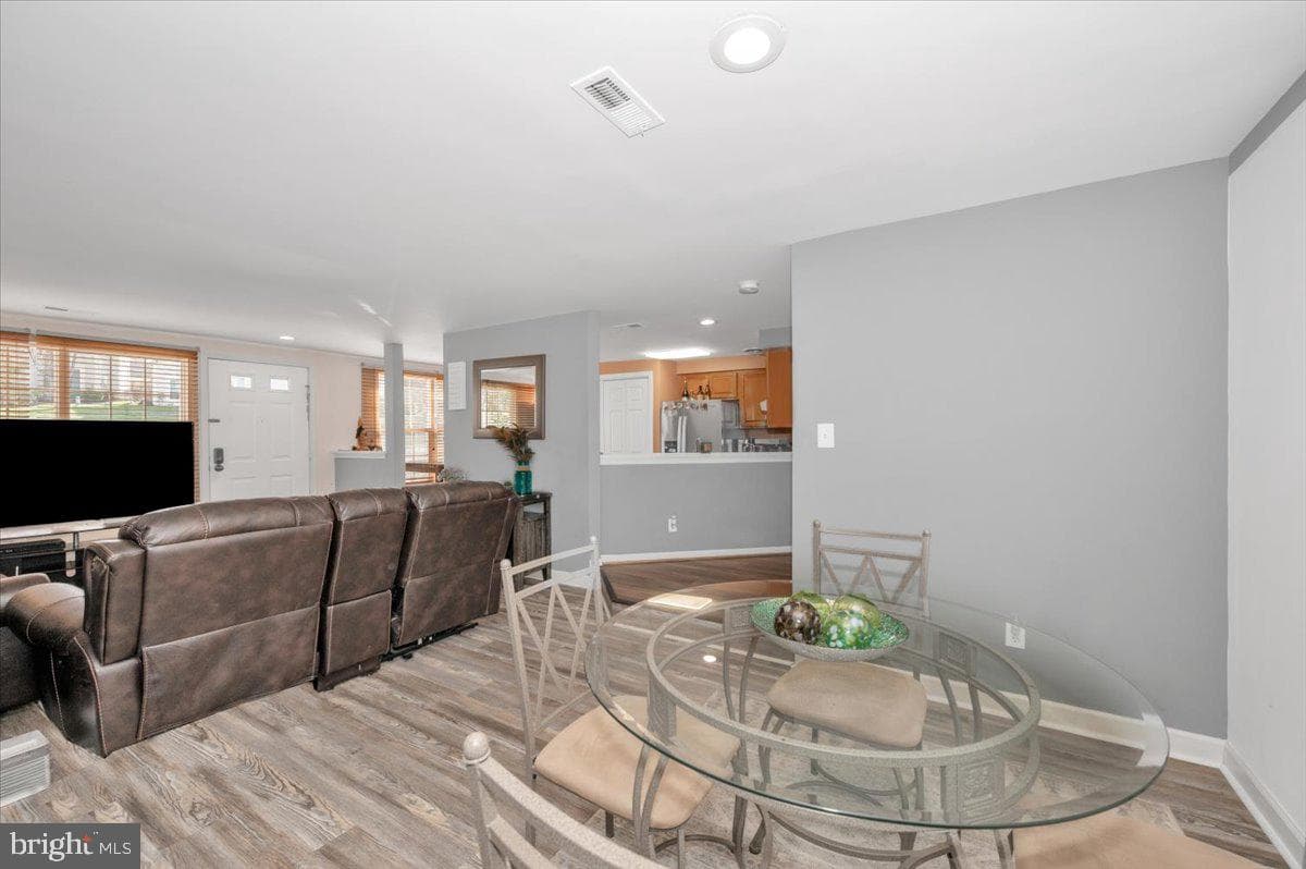 8724 Drexel Hill Place photo 10