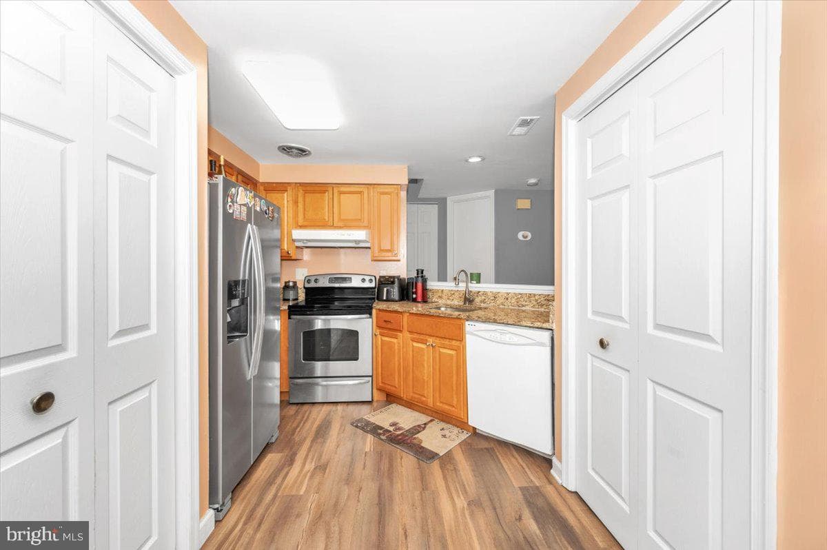 8724 Drexel Hill Place photo 18