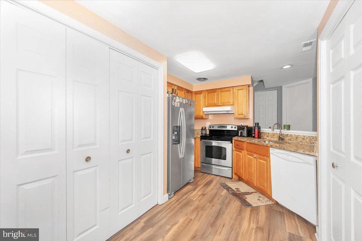8724 Drexel Hill Place photo 19