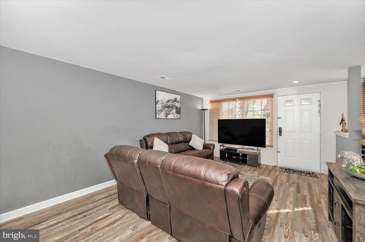 8724 Drexel Hill Place photo 3