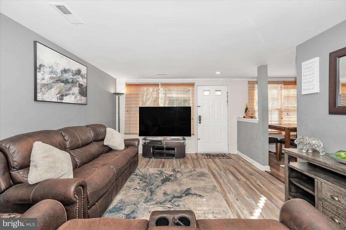 8724 Drexel Hill Place photo 5