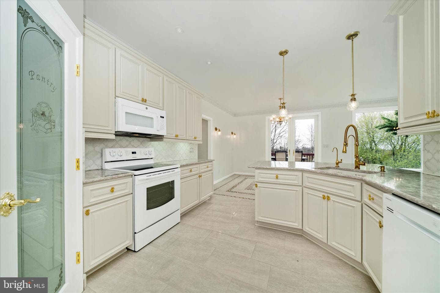 26031 Mount Vernon Avenue photo 13
