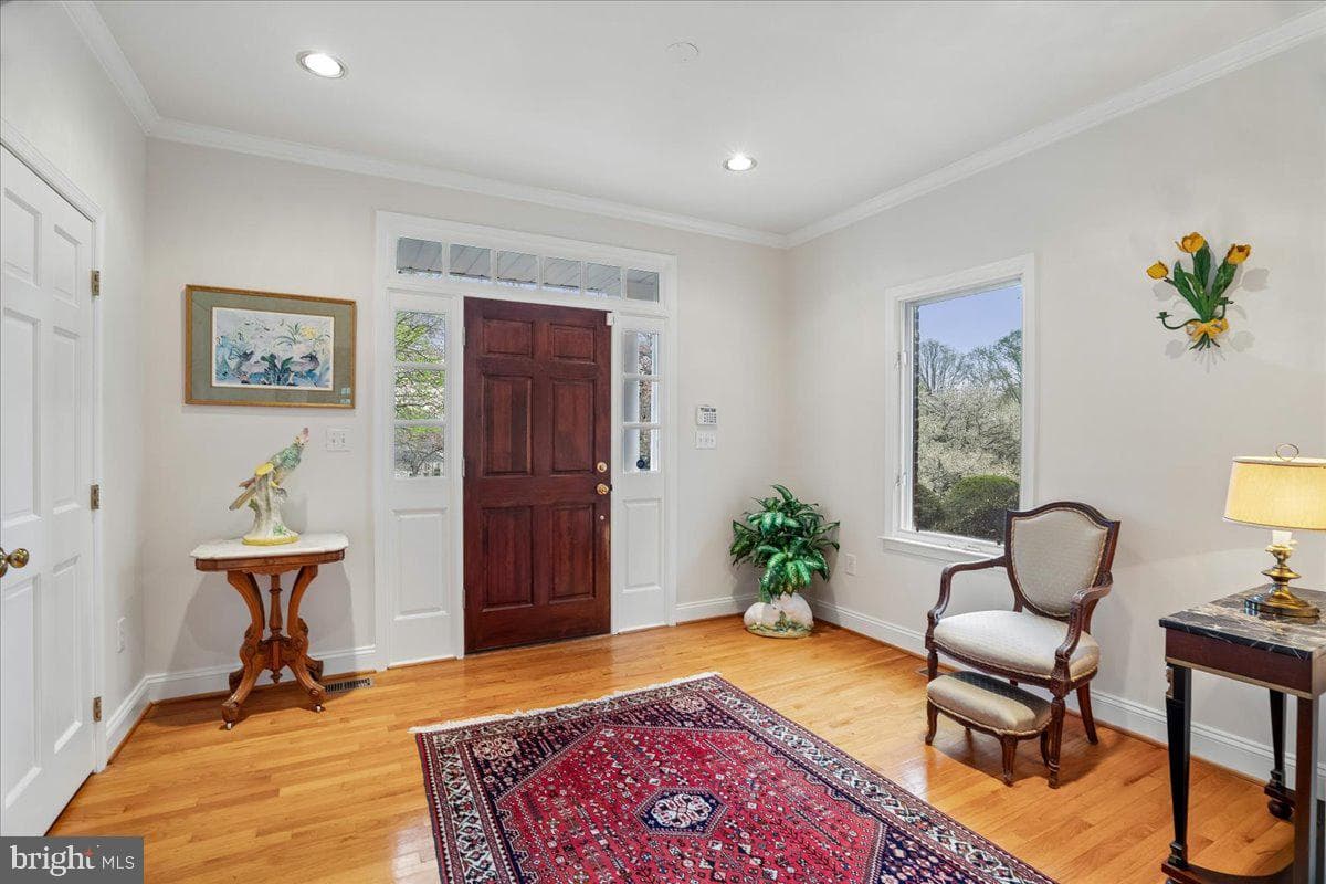 10810 Burbank Drive photo 3
