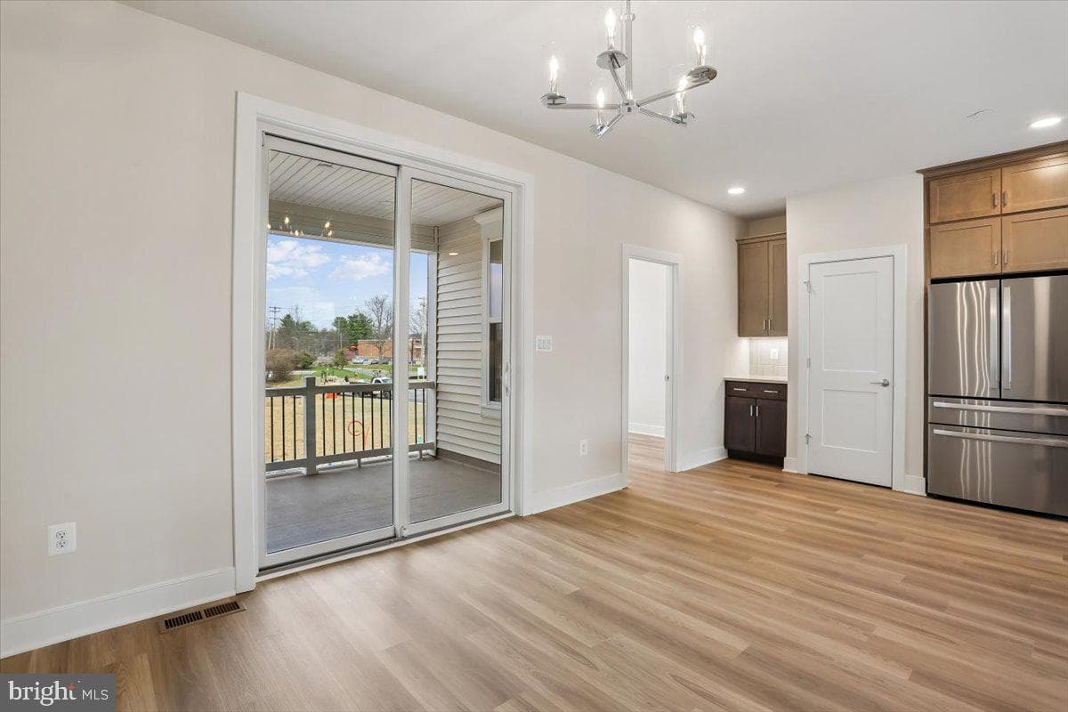 207 Allen Lane photo 29