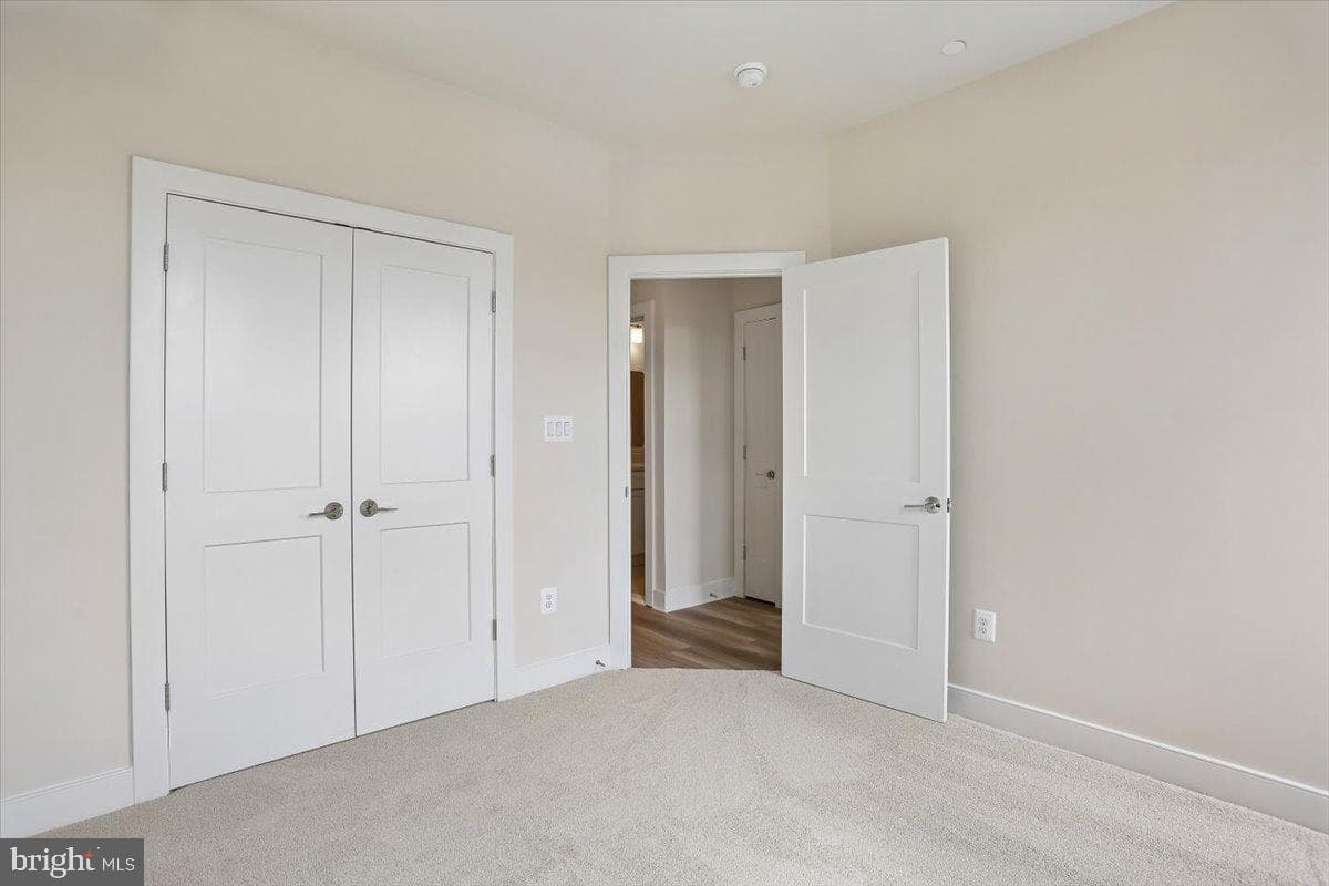 207 Allen Lane photo 48
