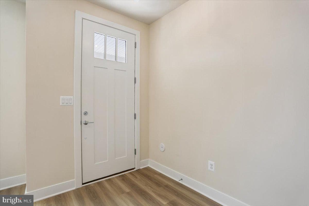 207 Allen Lane photo 7