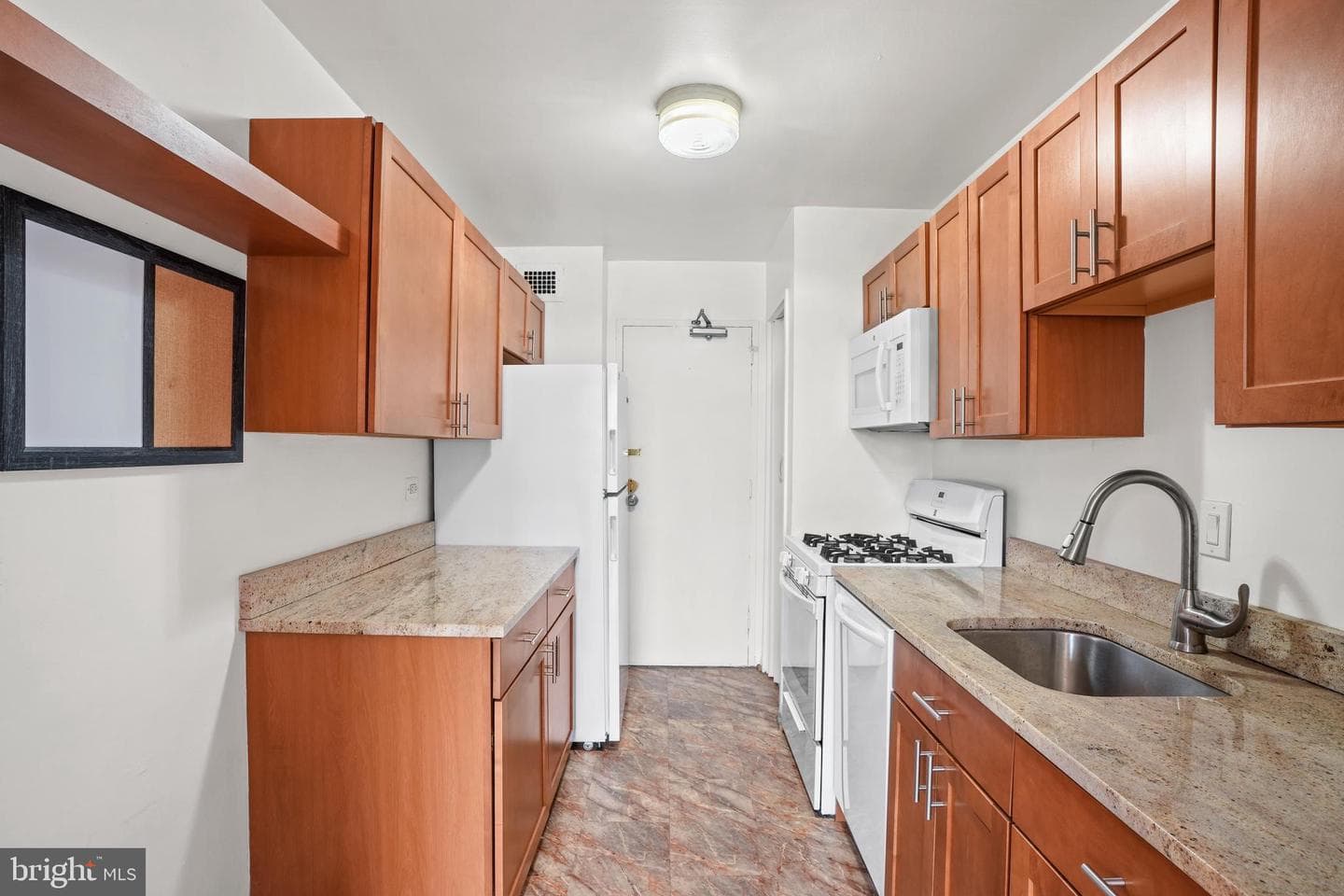 1900 Lyttonsville Road #612 photo 3