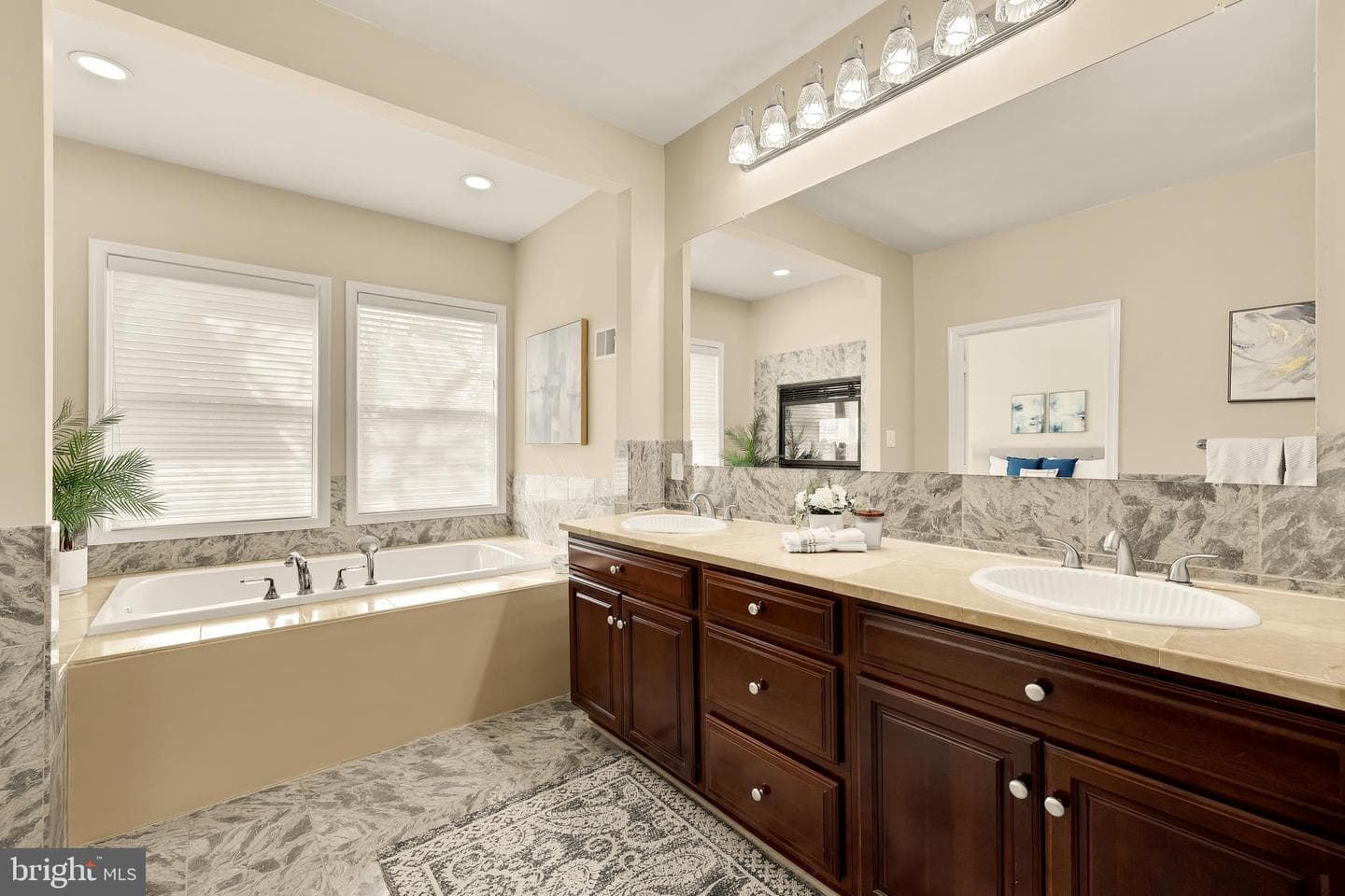 20407 Peach Tree Road photo 24