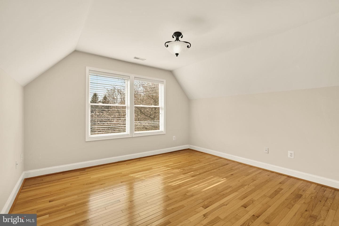 20407 Peach Tree Road photo 26