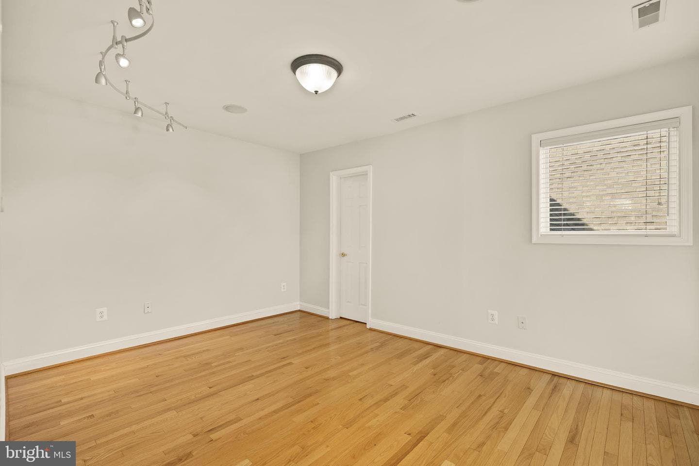 20407 Peach Tree Road photo 28