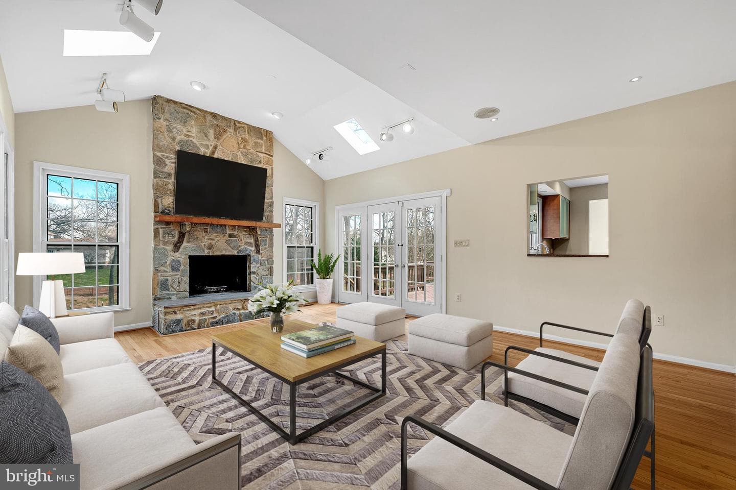 5825 Mossrock photo 10
