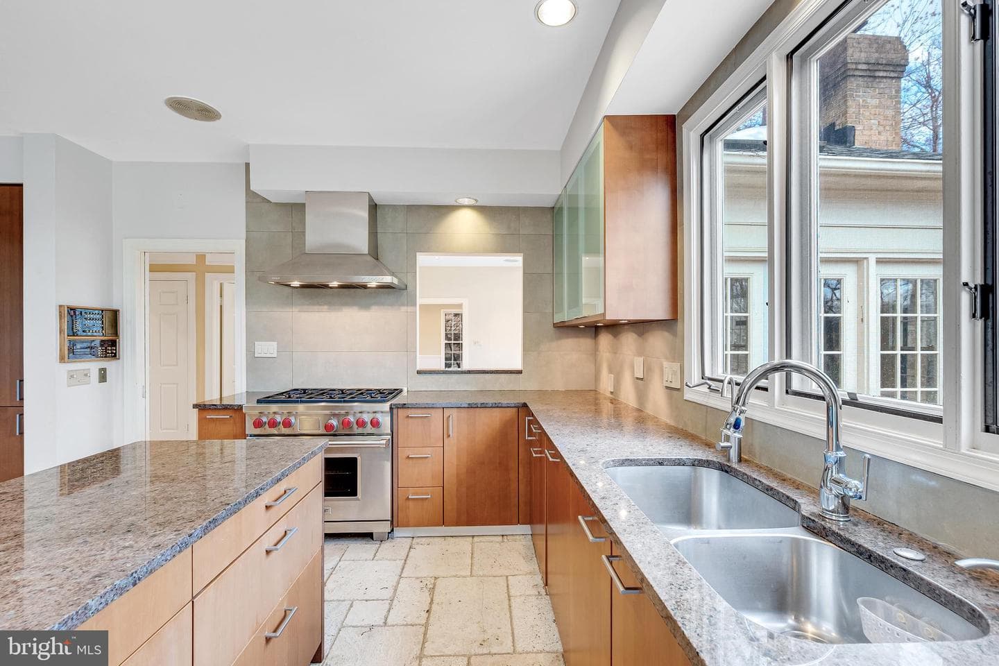 5825 Mossrock photo 14