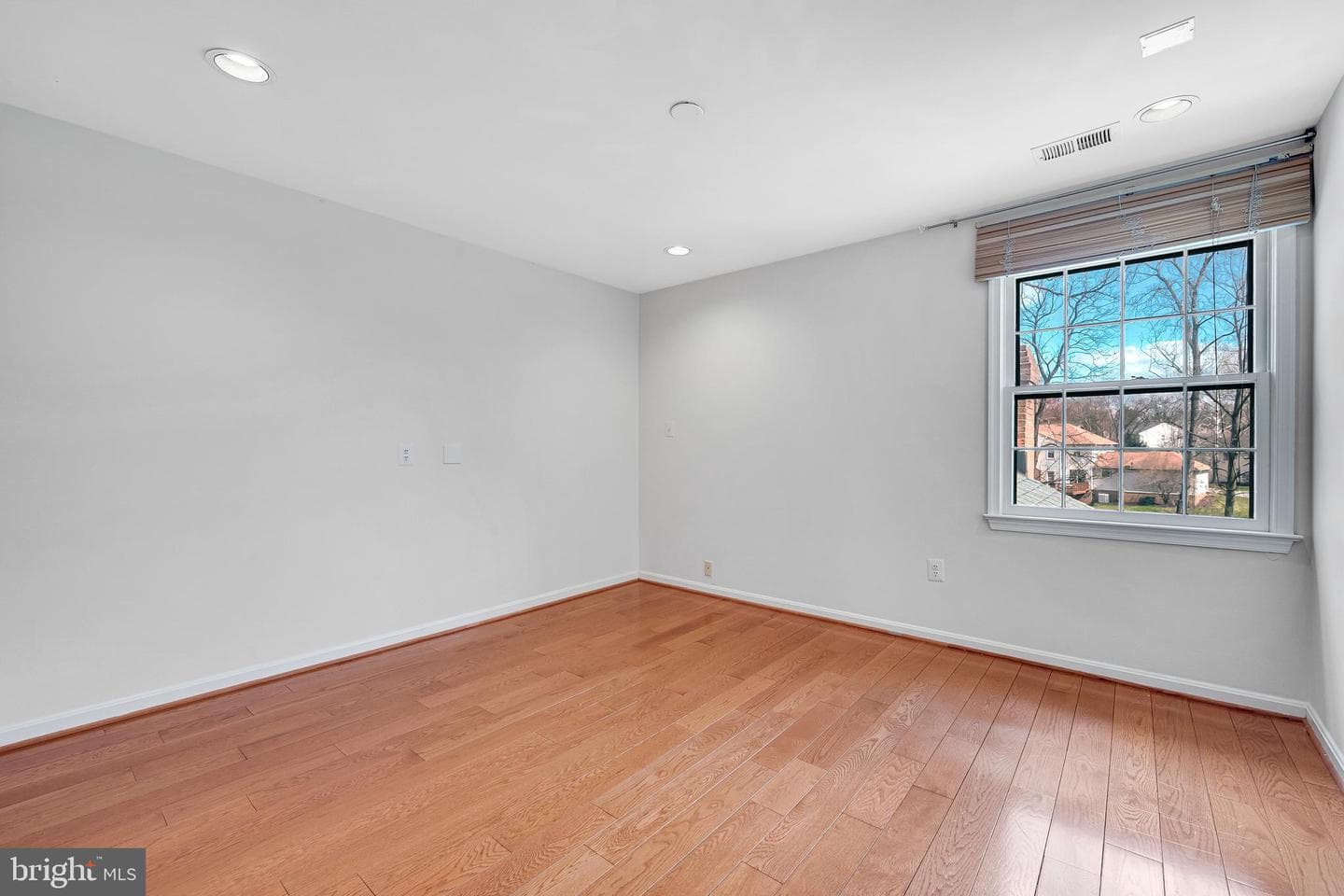 5825 Mossrock photo 23