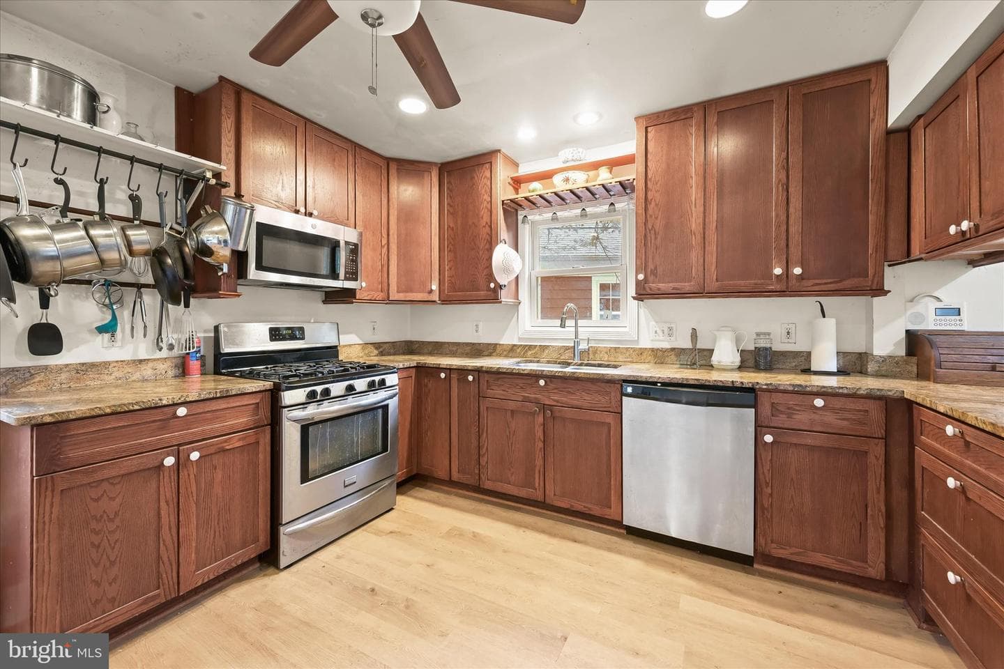301 Dale Drive photo 9