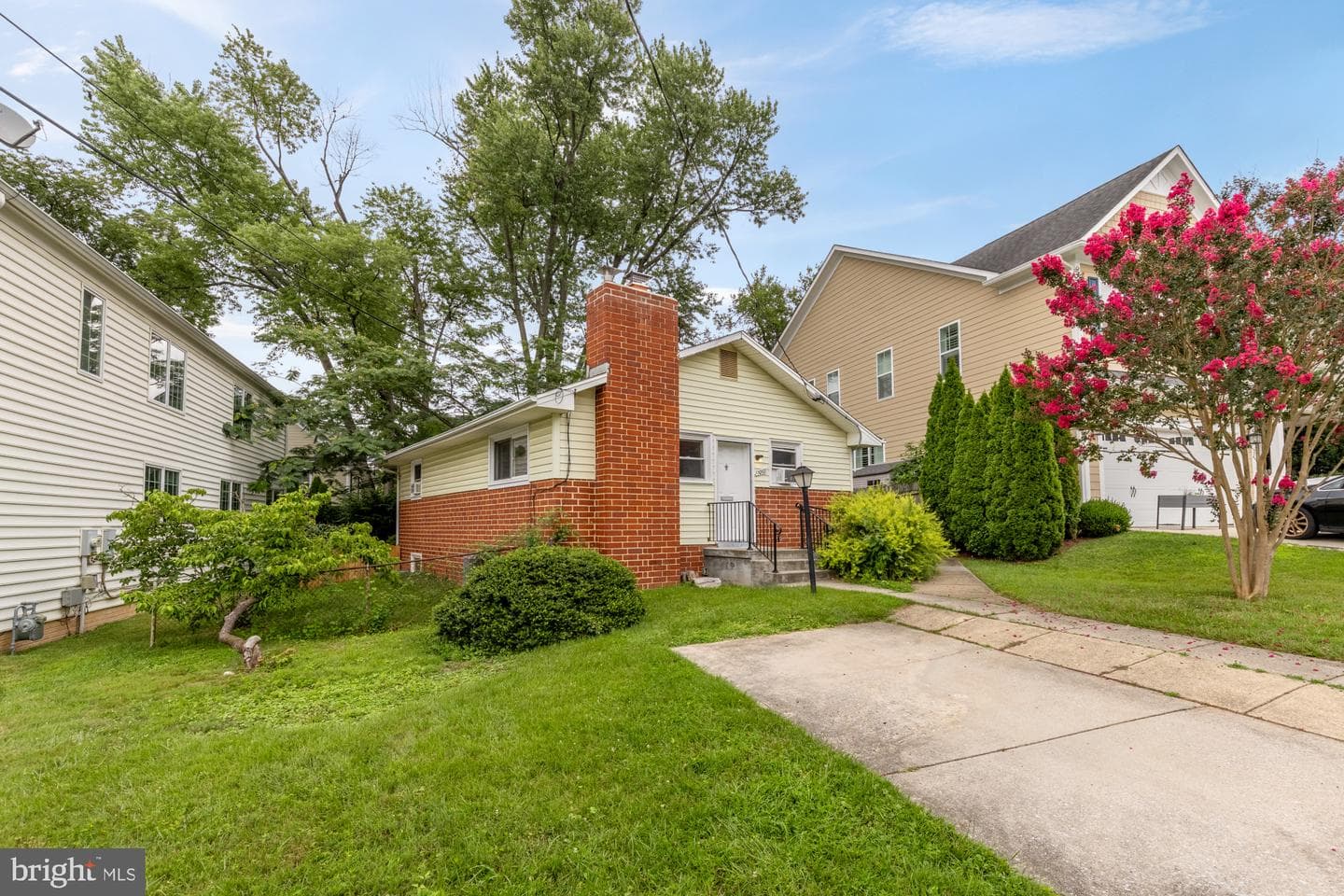 10107 Dickens Avenue, Bethesda