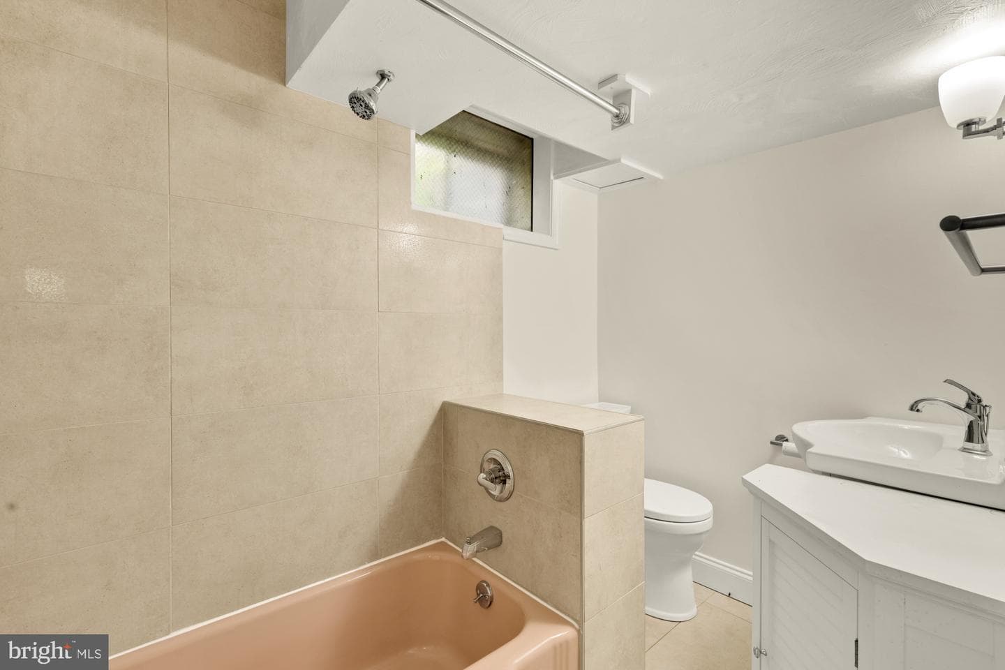10107 Dickens Avenue photo 24