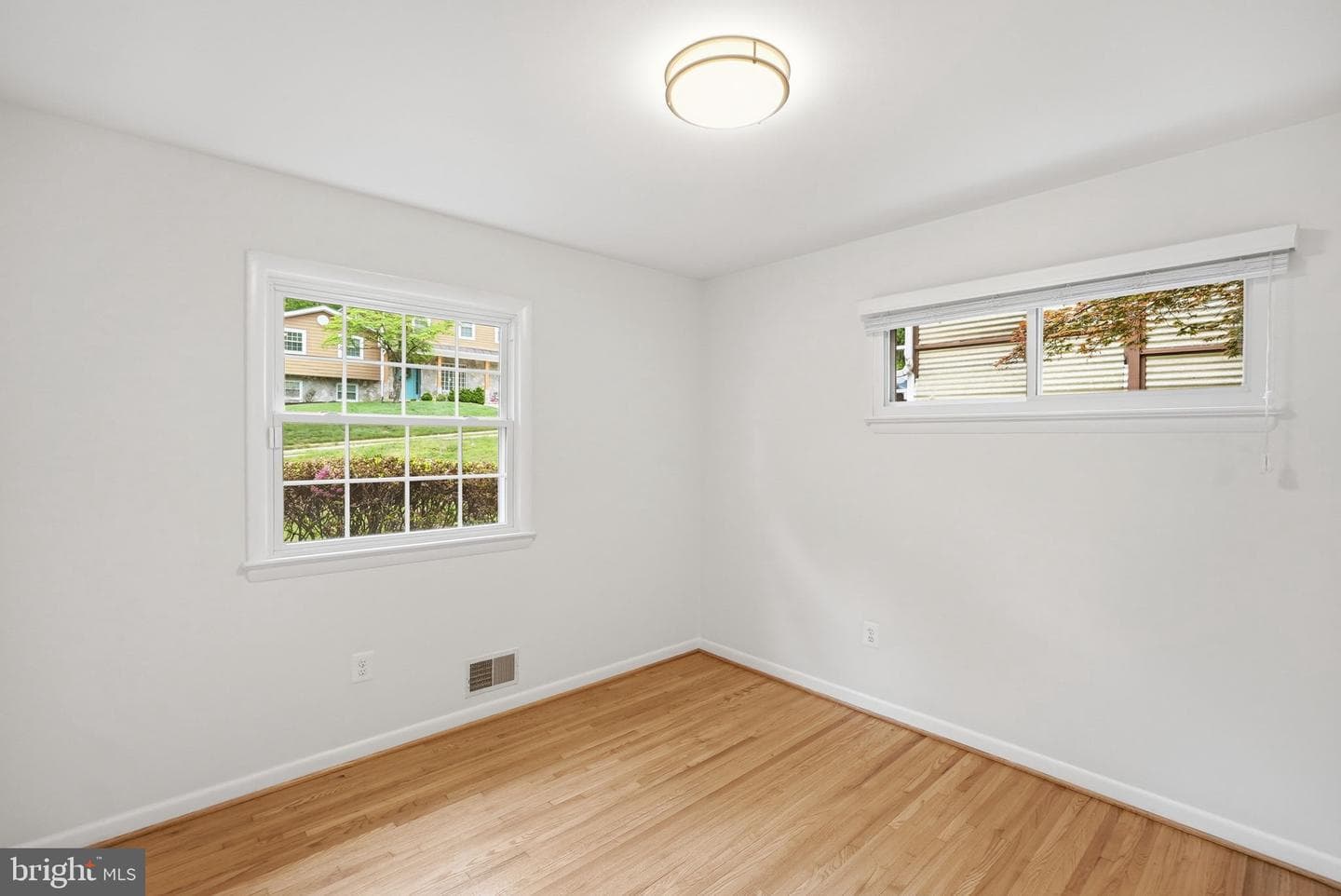 748 Beall Avenue photo 19