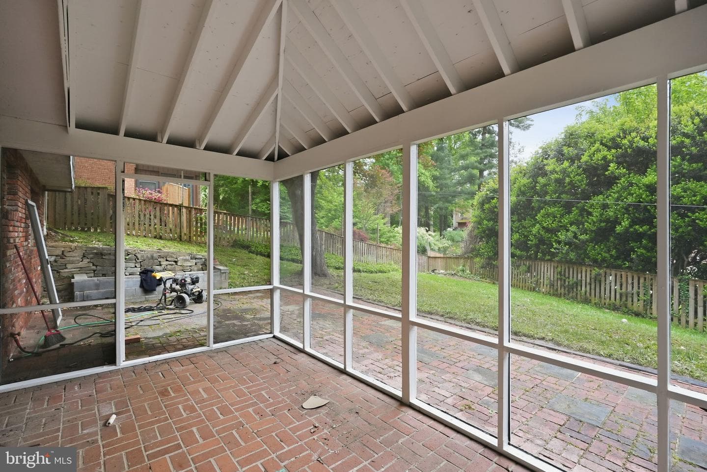 748 Beall Avenue photo 35