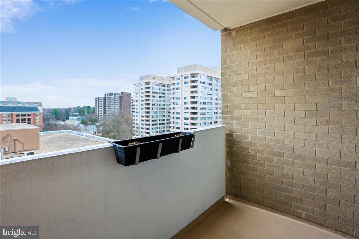 4601 N Park Avenue #1118 photo 3