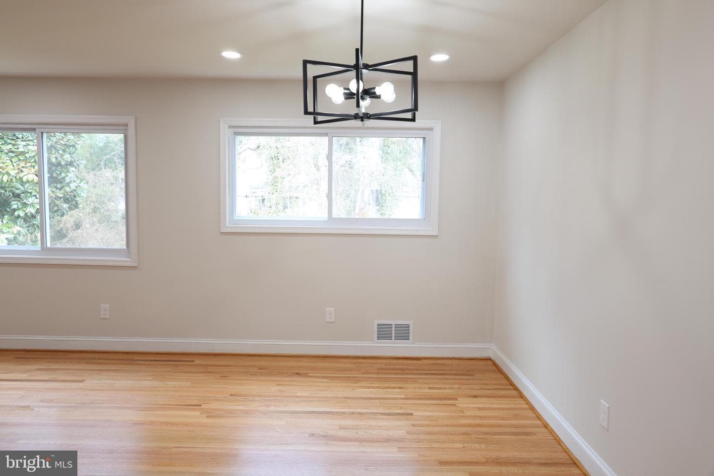 5607 Pier Drive photo 13