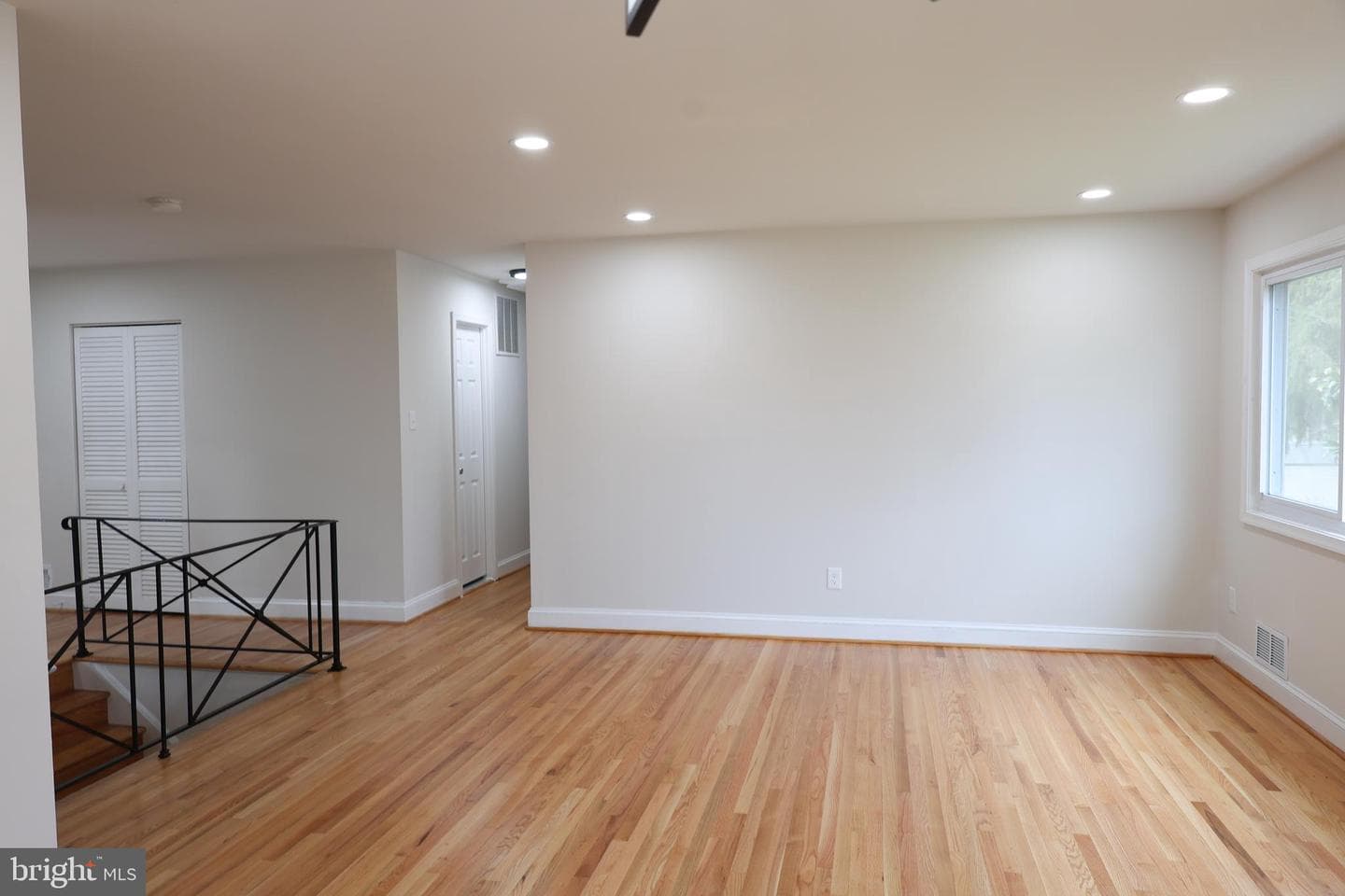 5607 Pier Drive photo 14