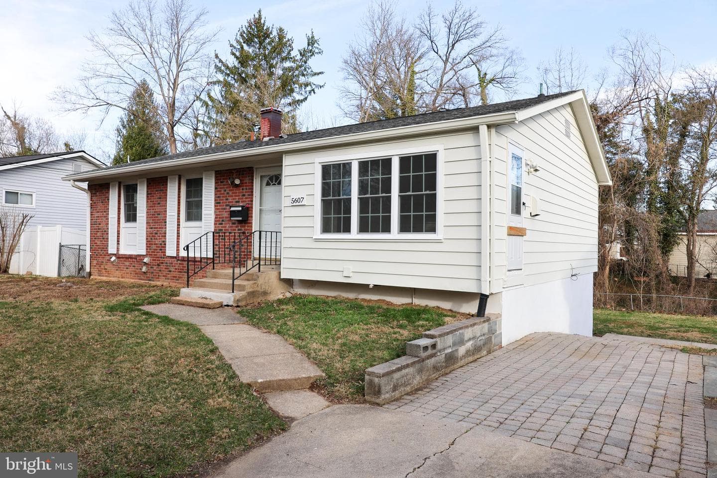 5607 Pier Drive photo 2