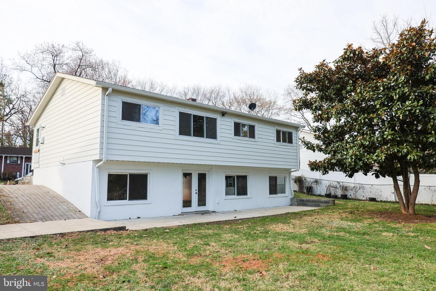 5607 Pier Drive photo 3