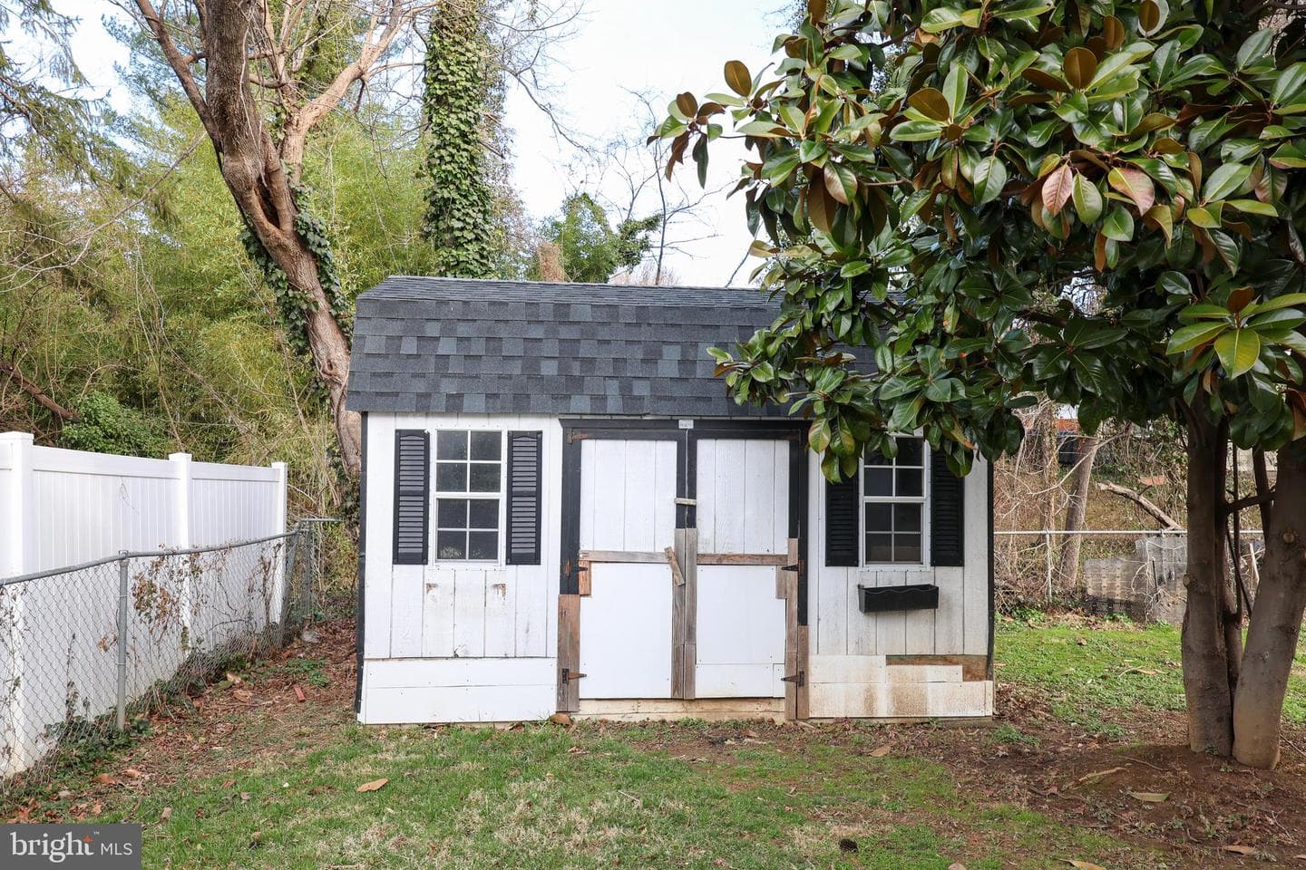 5607 Pier Drive photo 5