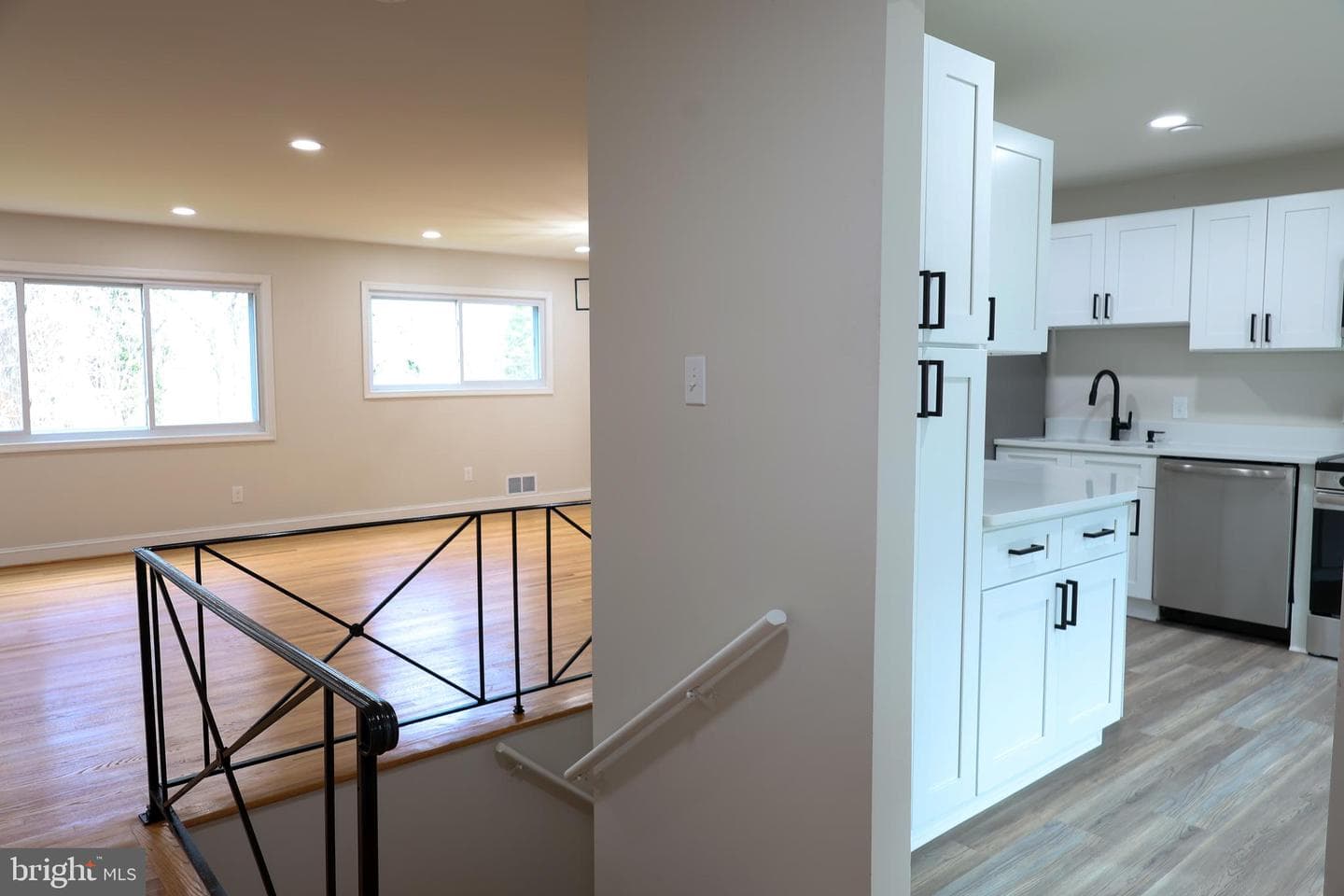 5607 Pier Drive photo 7