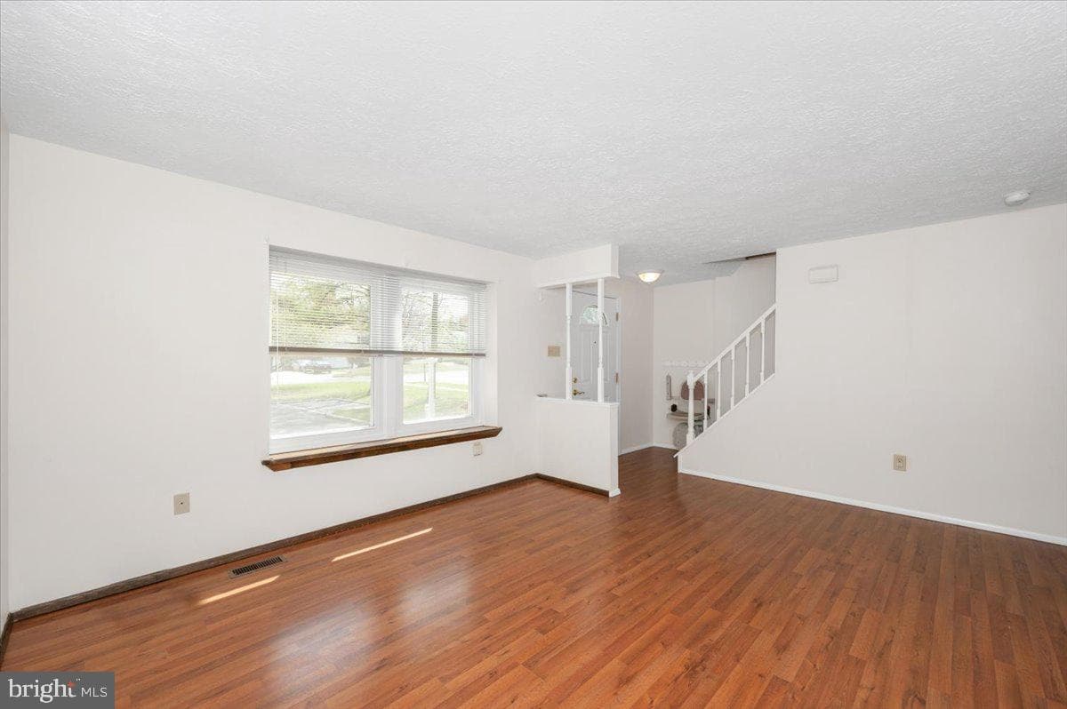 24224 Newbury Road photo 11