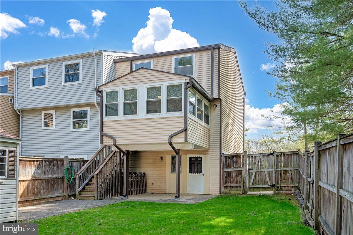 24224 Newbury Road photo 3