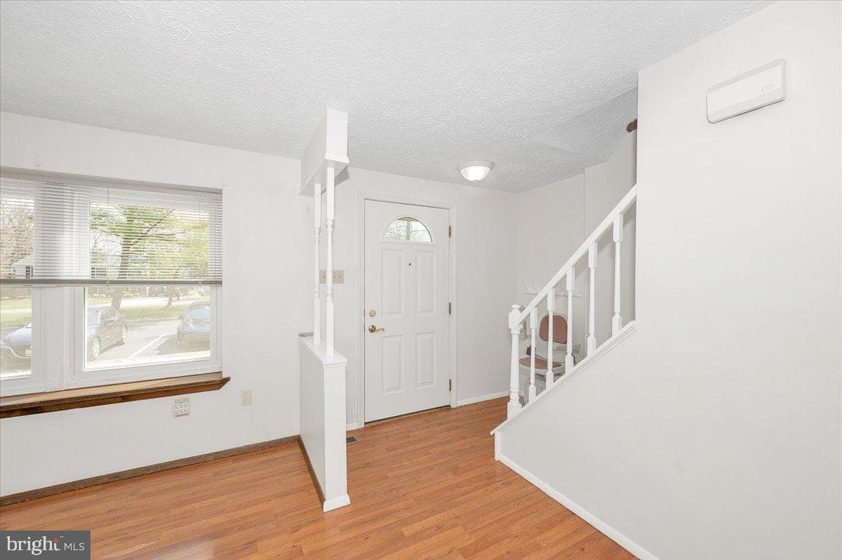 24224 Newbury Road photo 5