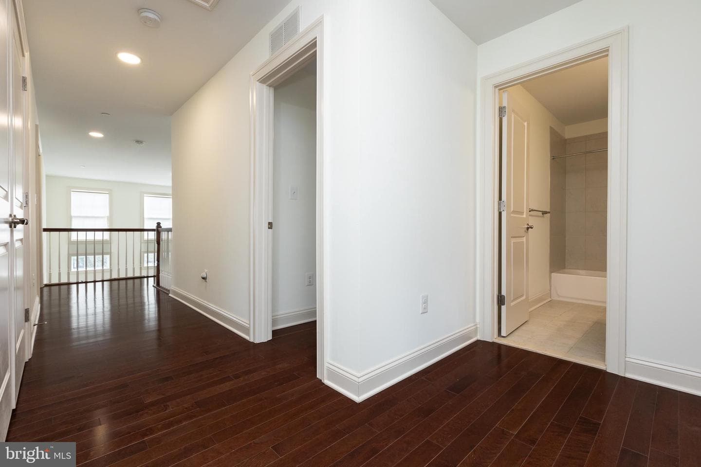 215 N Van Buren Street photo 101
