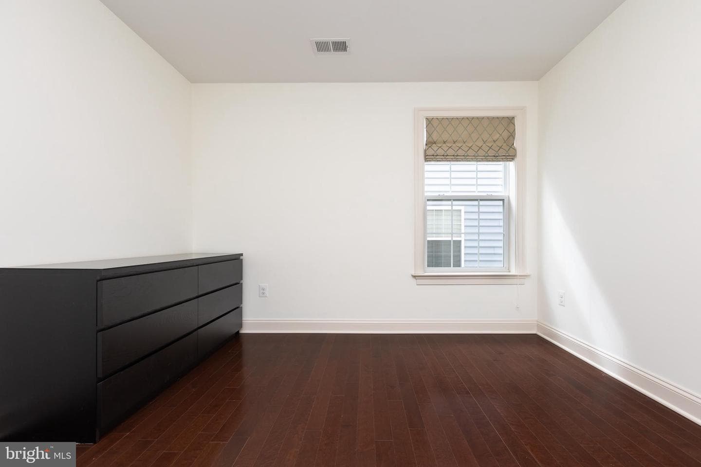 215 N Van Buren Street photo 110