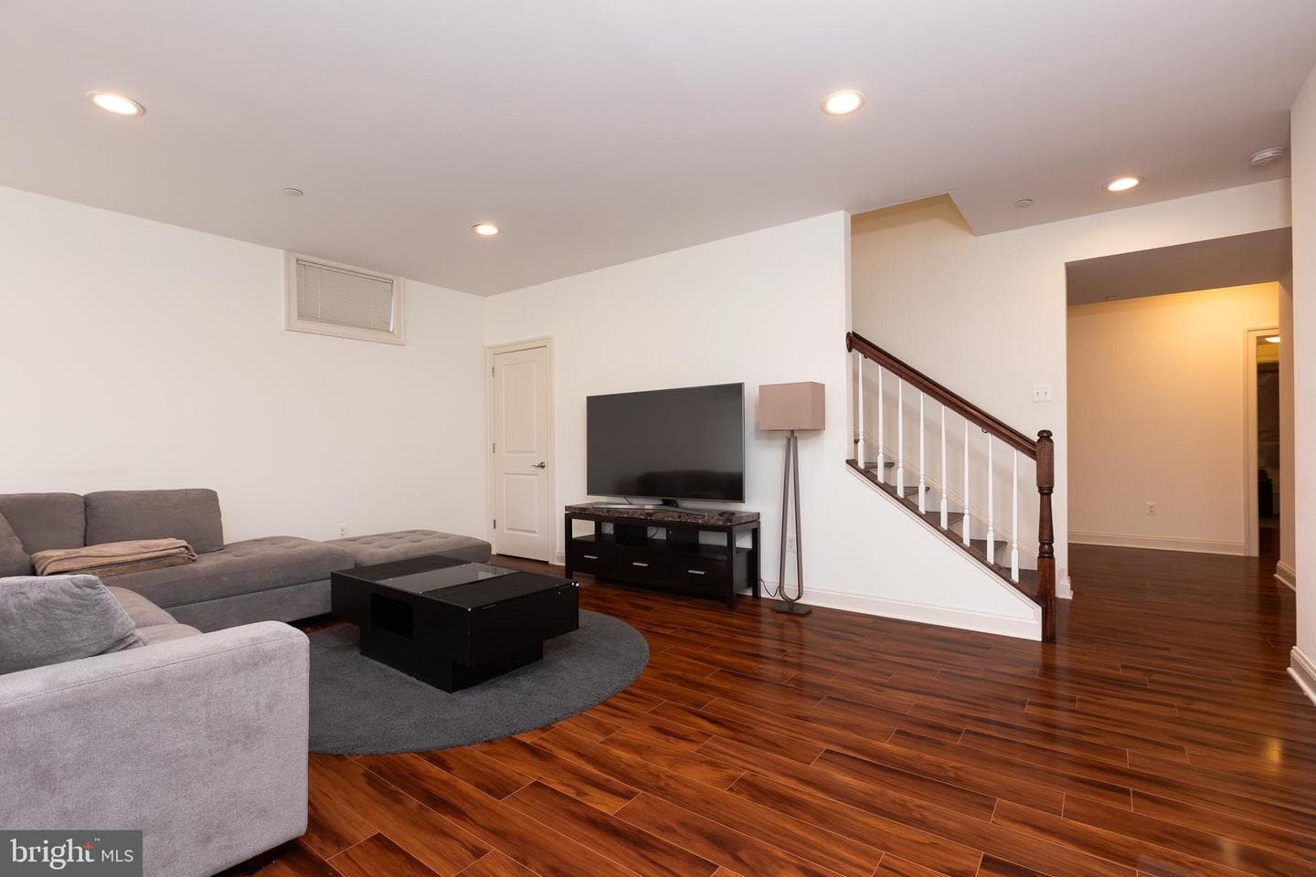 215 N Van Buren Street photo 114
