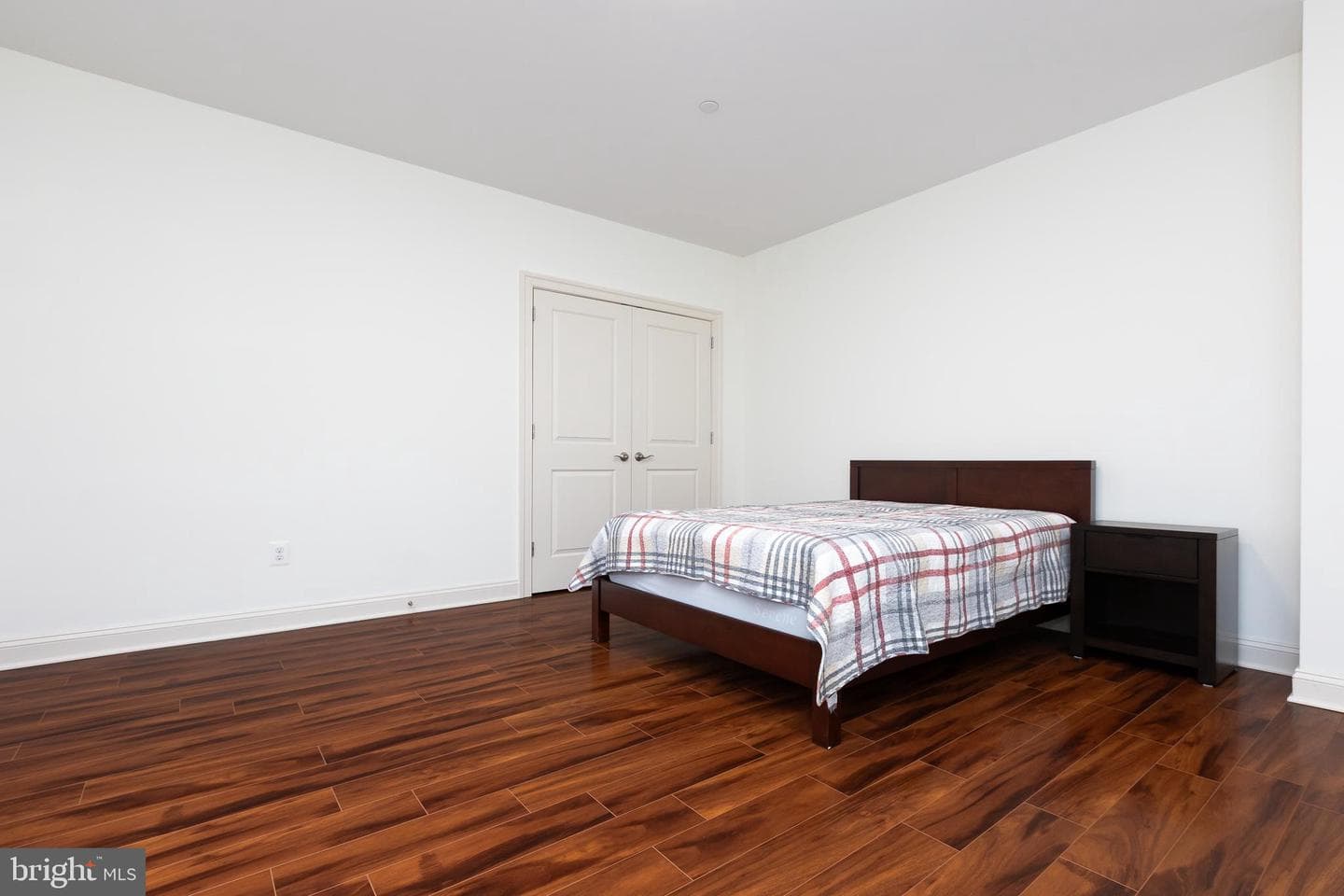 215 N Van Buren Street photo 124
