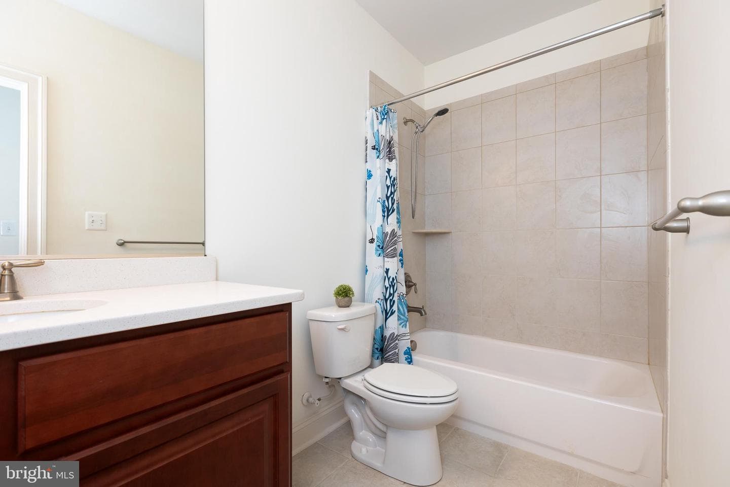 215 N Van Buren Street photo 131