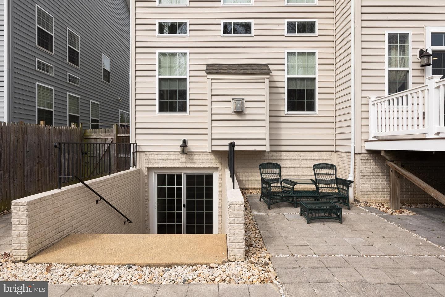 215 N Van Buren Street photo 132