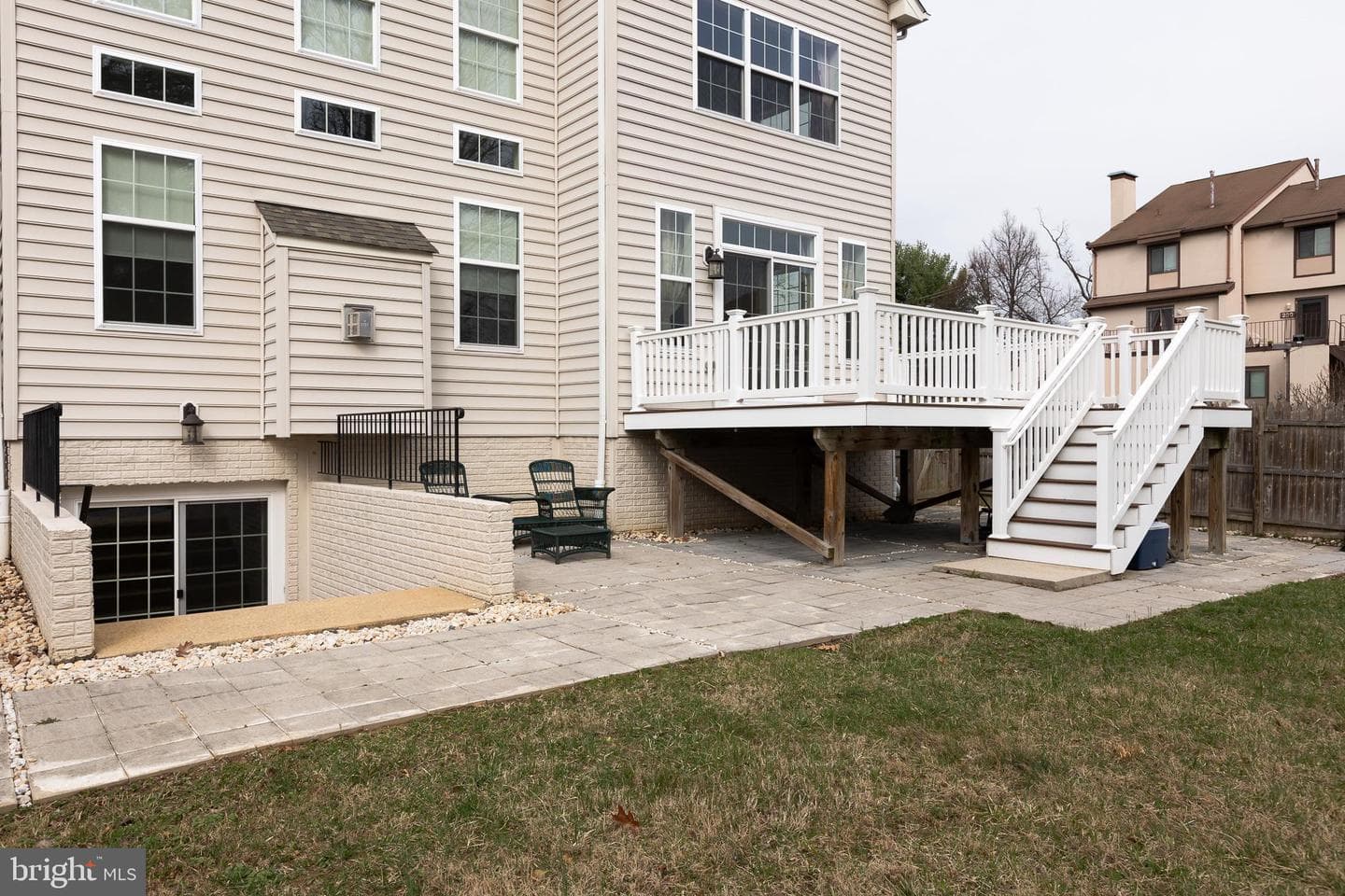 215 N Van Buren Street photo 134