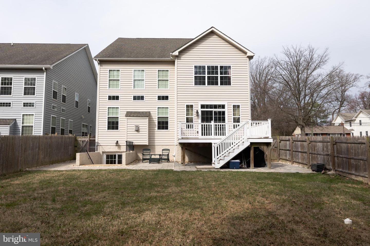 215 N Van Buren Street photo 135