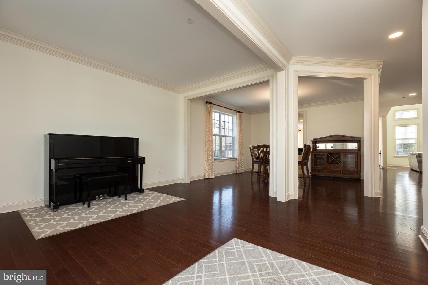 215 N Van Buren Street photo 35