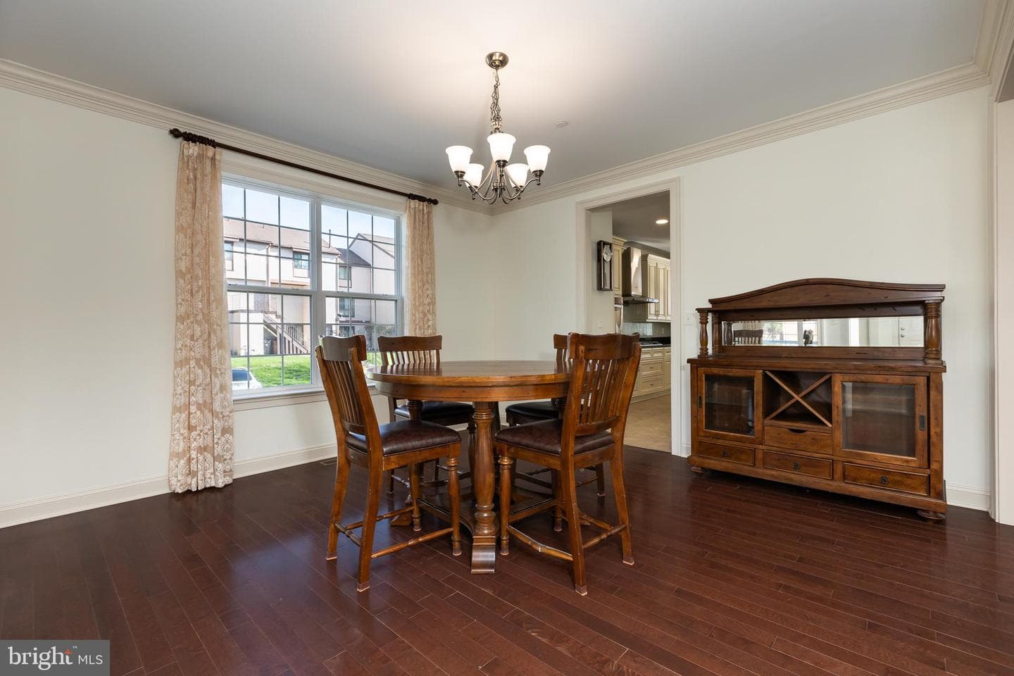 215 N Van Buren Street photo 40