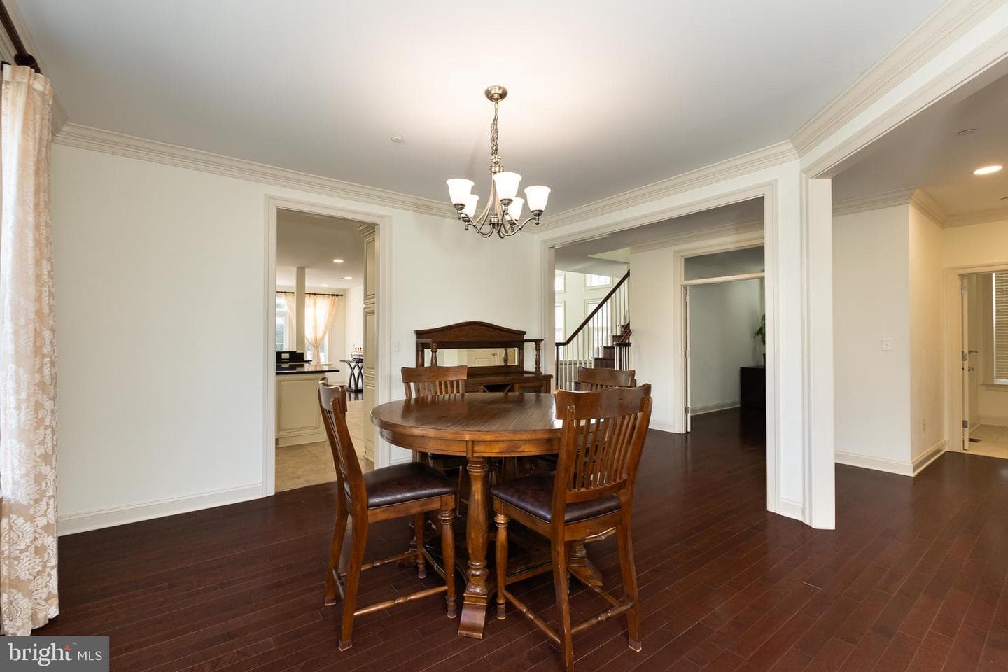 215 N Van Buren Street photo 41