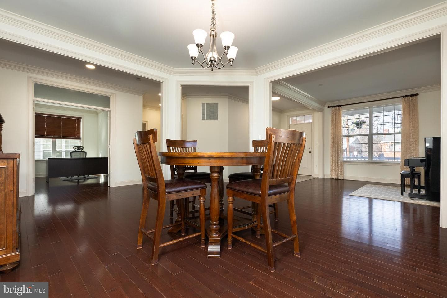 215 N Van Buren Street photo 42