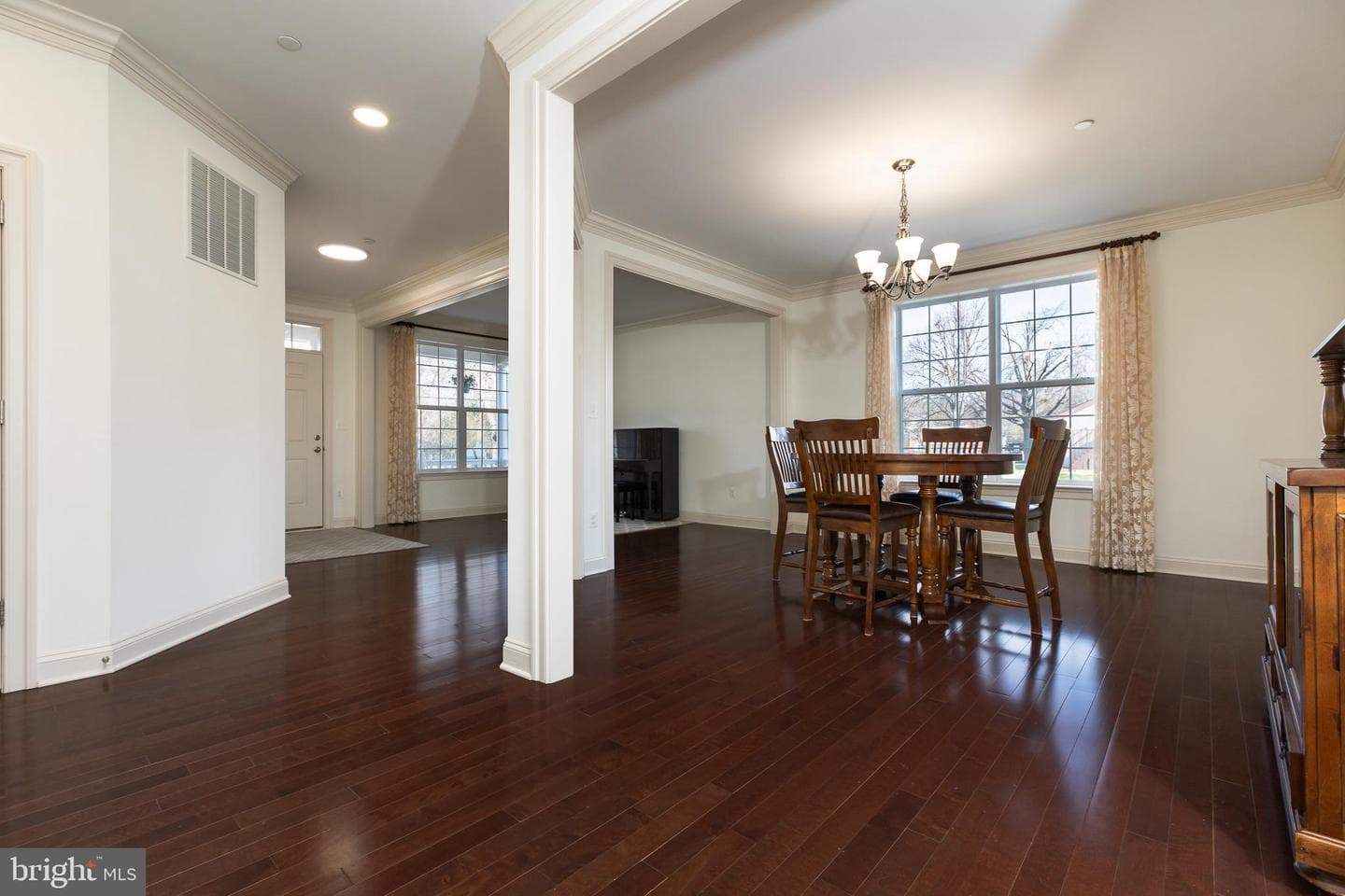 215 N Van Buren Street photo 44
