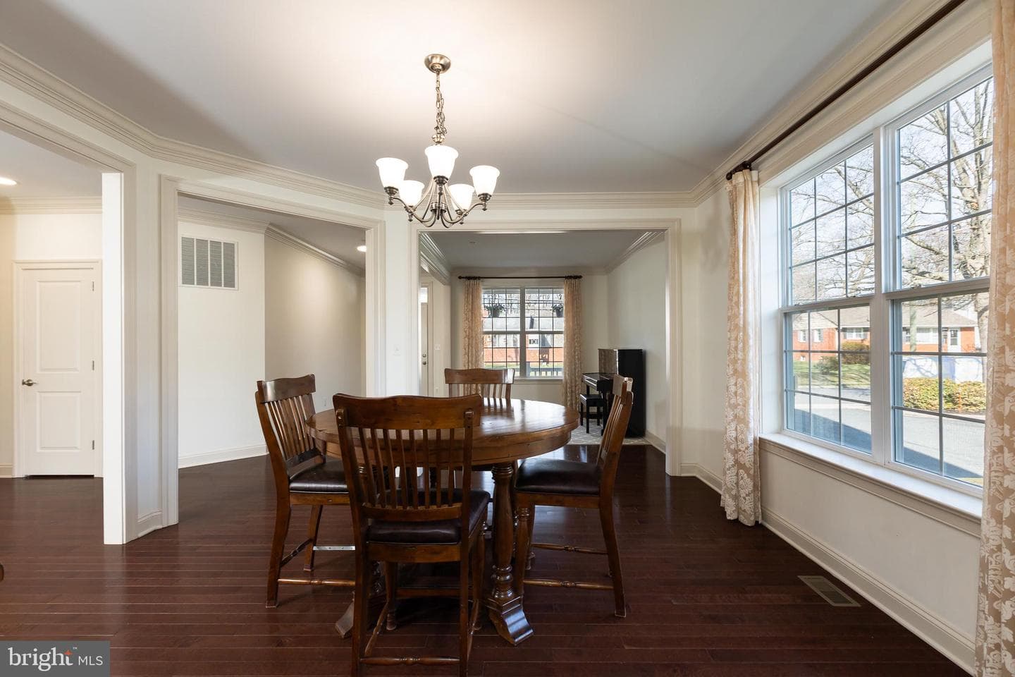 215 N Van Buren Street photo 45